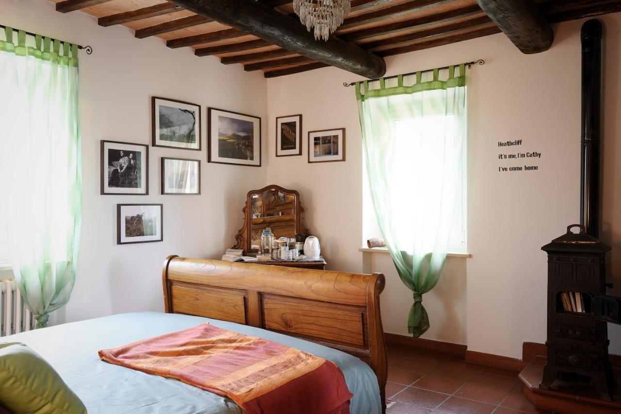 B&B Il Bed And Bookfast Mercatello  Zimmer foto
